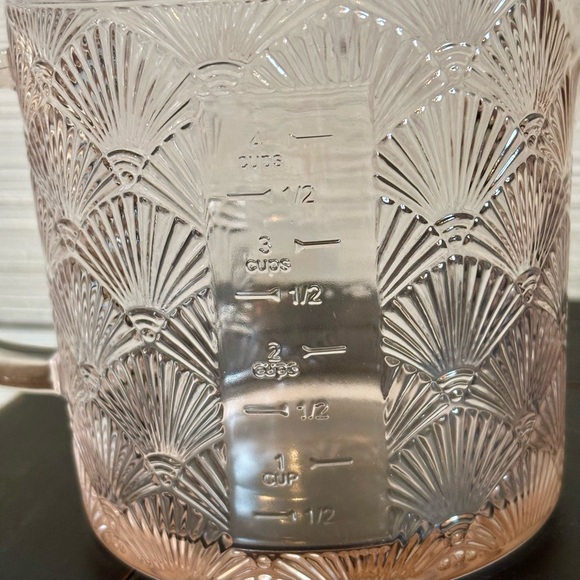 CWC Glass Measuring Cup 33oz ~ 4 Cups PINK Seashell Design NEW Microwaveable - Picture 2 of 15